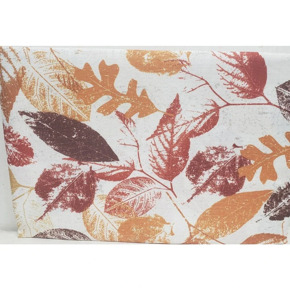 1 Printed Fabric Tablecloth, 60